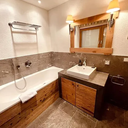 Apartment Luxury Walking Distance To Caumasee *