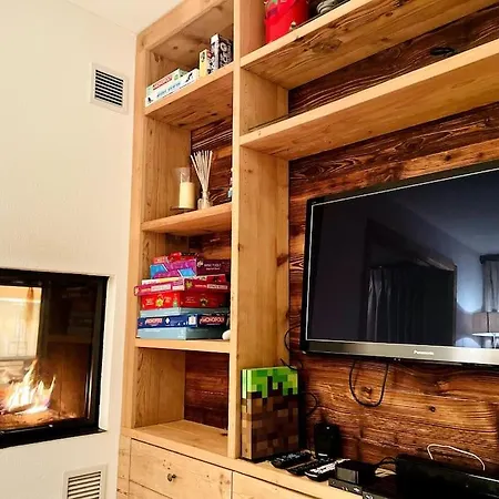 Luxury Walking Distance To Caumasee Apartment