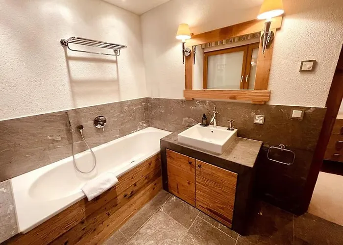 Daire Luxury Walking Distance To Caumasee *