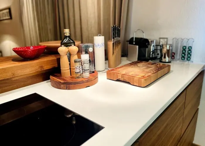 Luxury Walking Distance To Caumasee