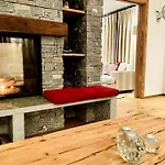 Luxury Walking Distance To Caumasee