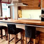 Luxury Walking Distance To Caumasee