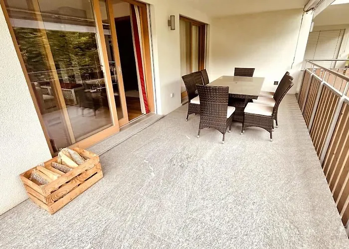 Luxury Walking Distance To Caumasee アパート フリムス